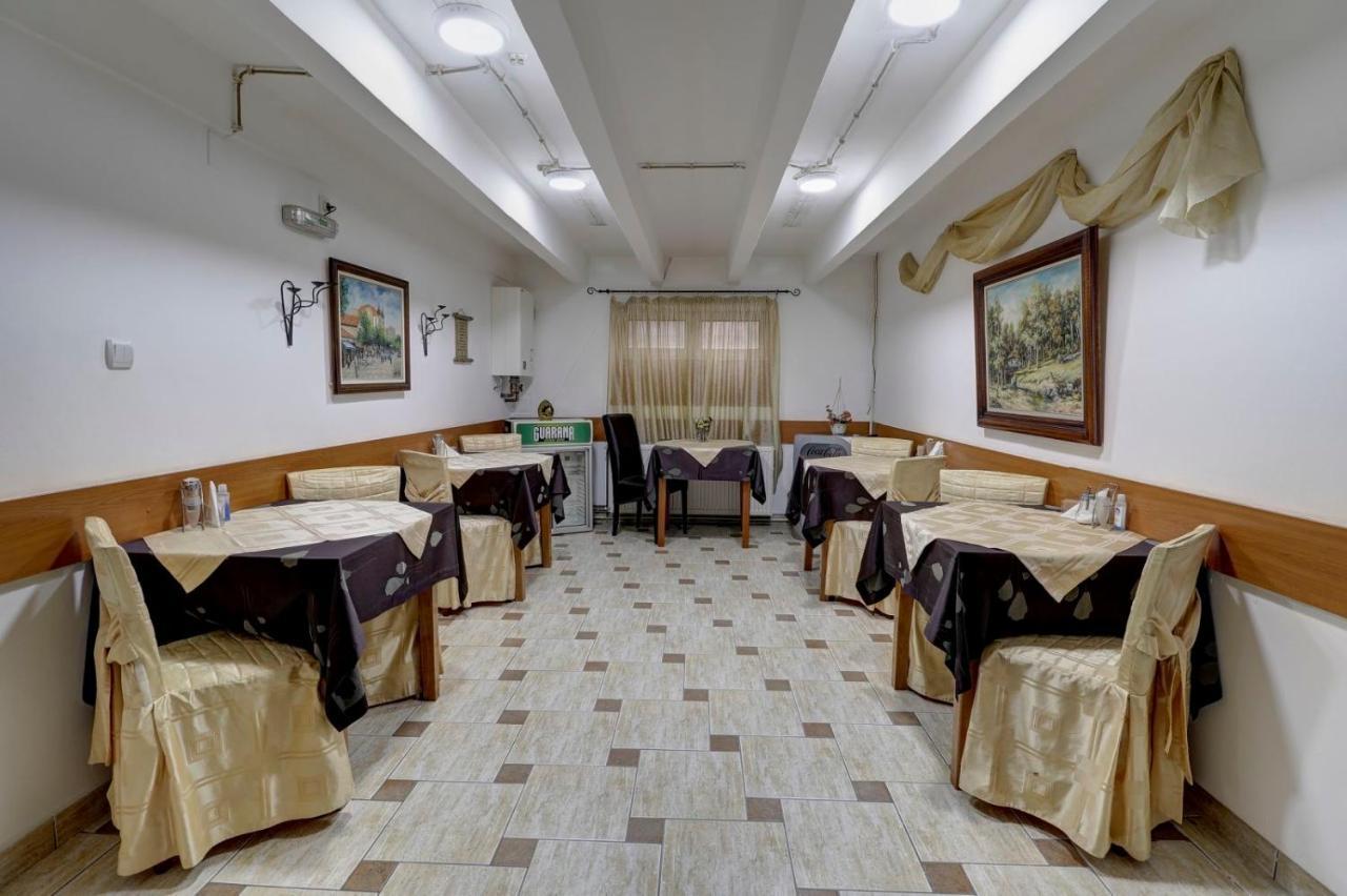 Hotel Perla Ldm Leskovac Leskovac  Exteriör bild