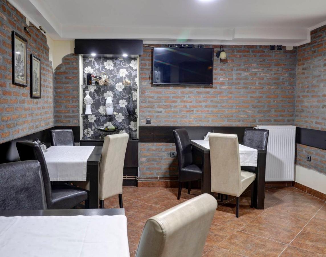 Hotel Perla Ldm Leskovac Leskovac  Exteriör bild