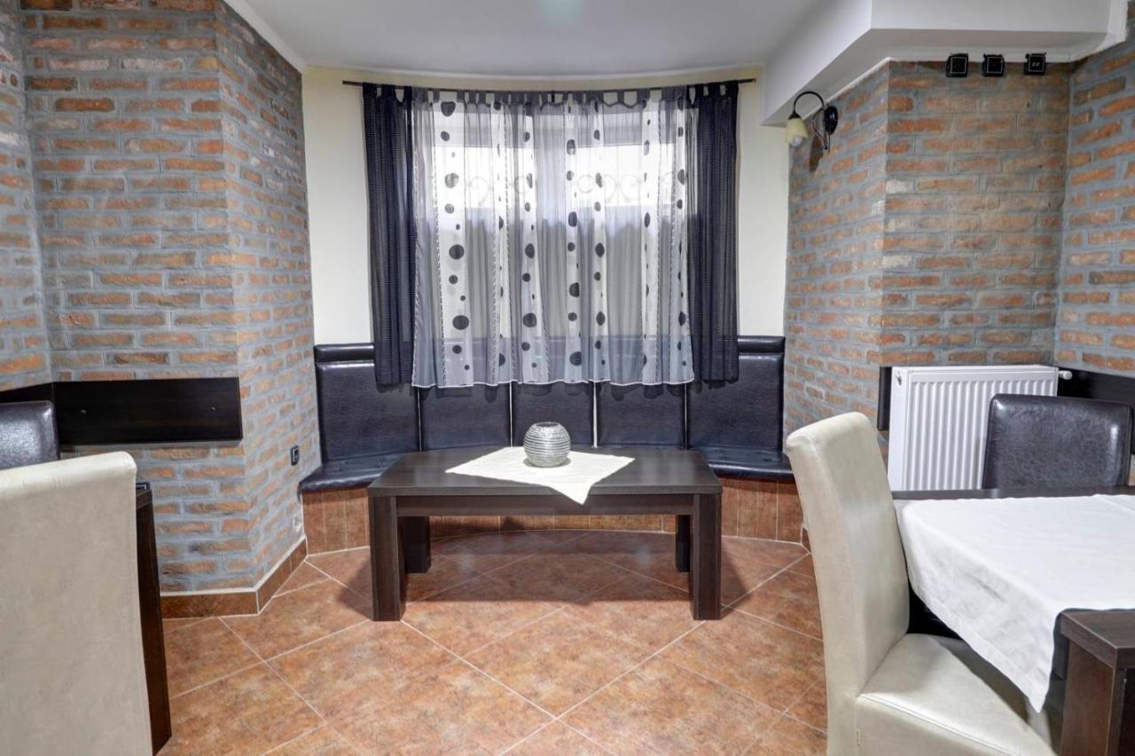 Hotel Perla Ldm Leskovac Leskovac  Exteriör bild