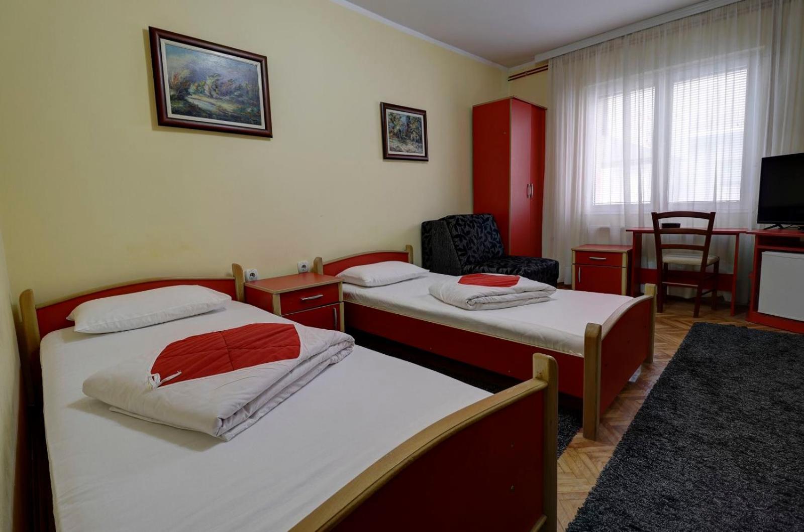 Hotel Perla Ldm Leskovac Leskovac  Exteriör bild