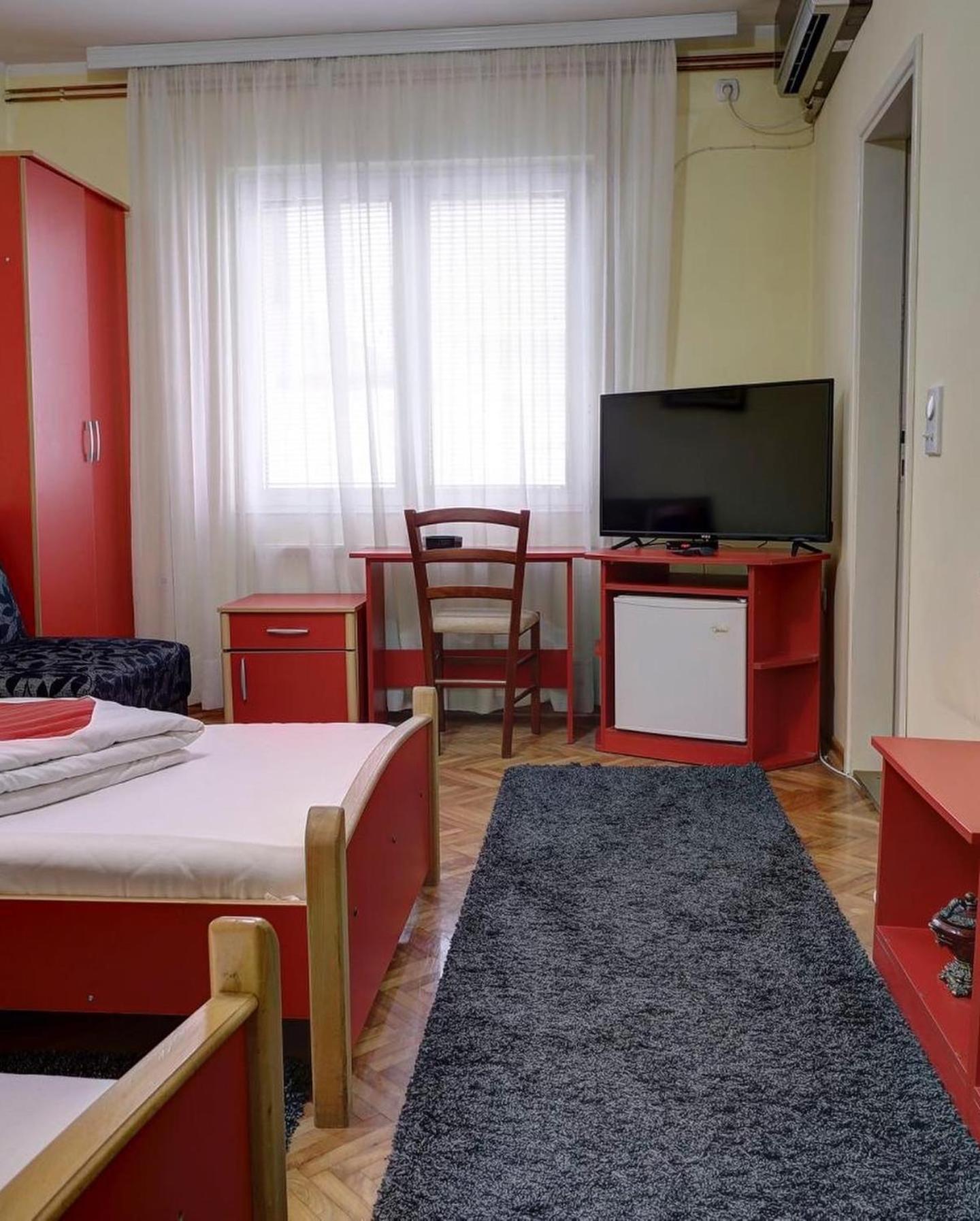 Hotel Perla Ldm Leskovac Leskovac  Exteriör bild