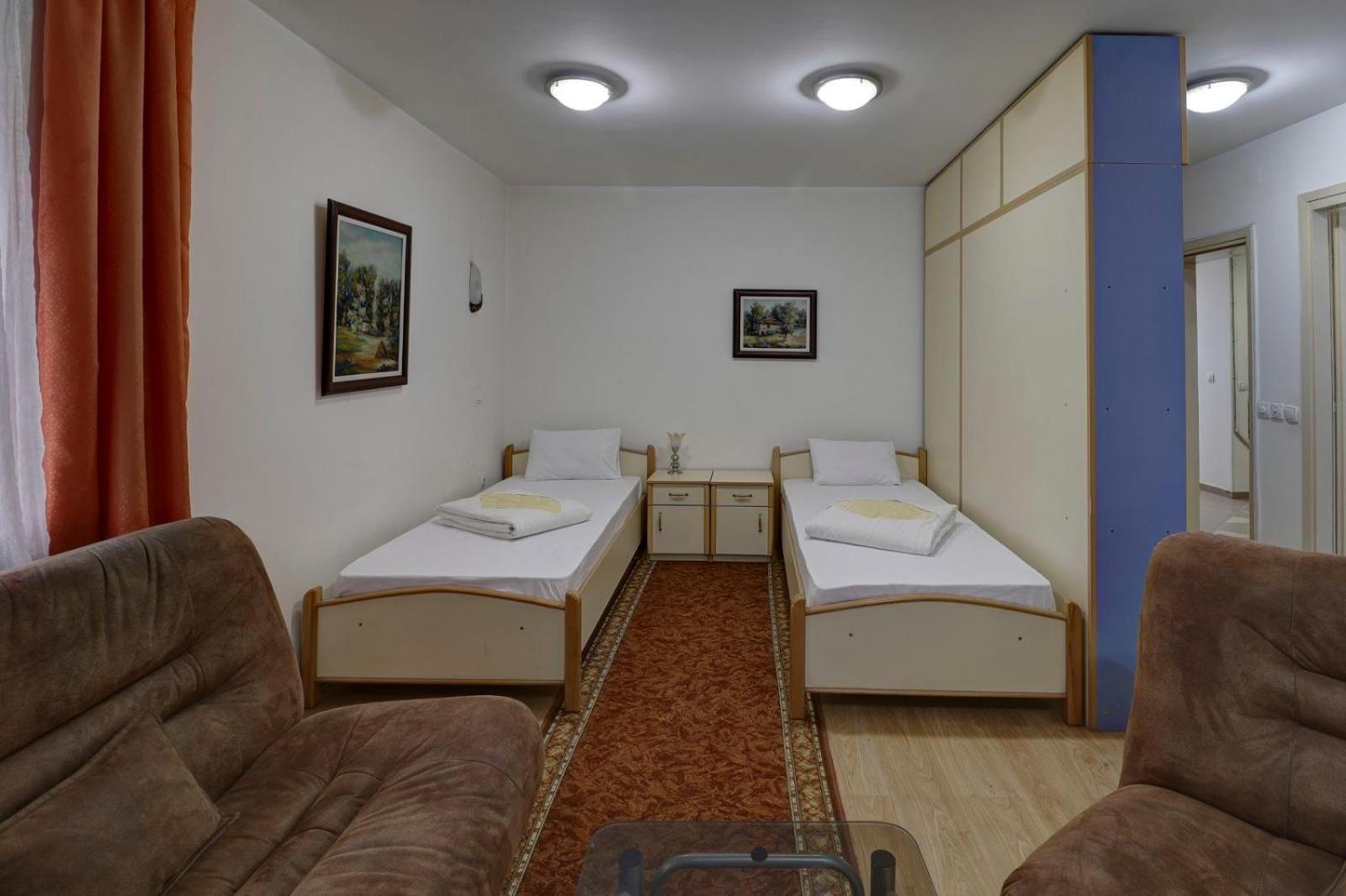 Hotel Perla Ldm Leskovac Leskovac  Exteriör bild